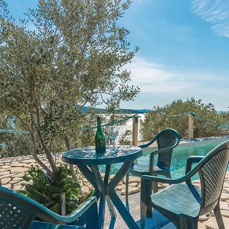 Three-bedroom In Feriehus *