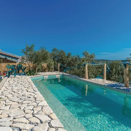 Amazing In With Outdoor Swimming Pool Semesterbostad