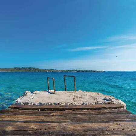 Tatil Evi Three-bedroom In Tkon